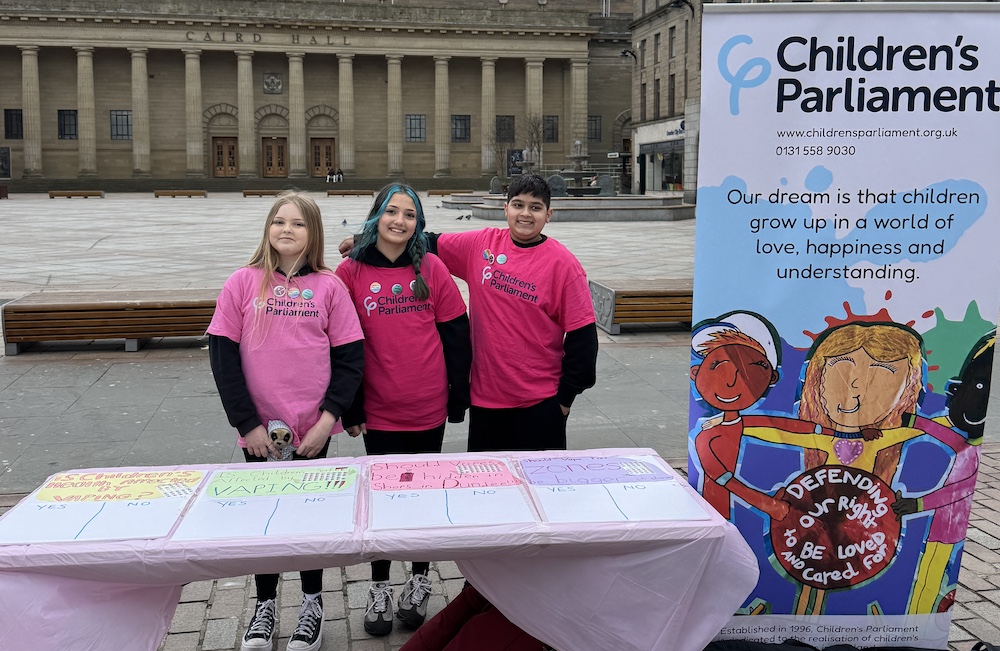Members of Children's Parliament consulting public in Dundee
