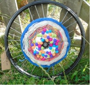 Weaving on a bike wheel